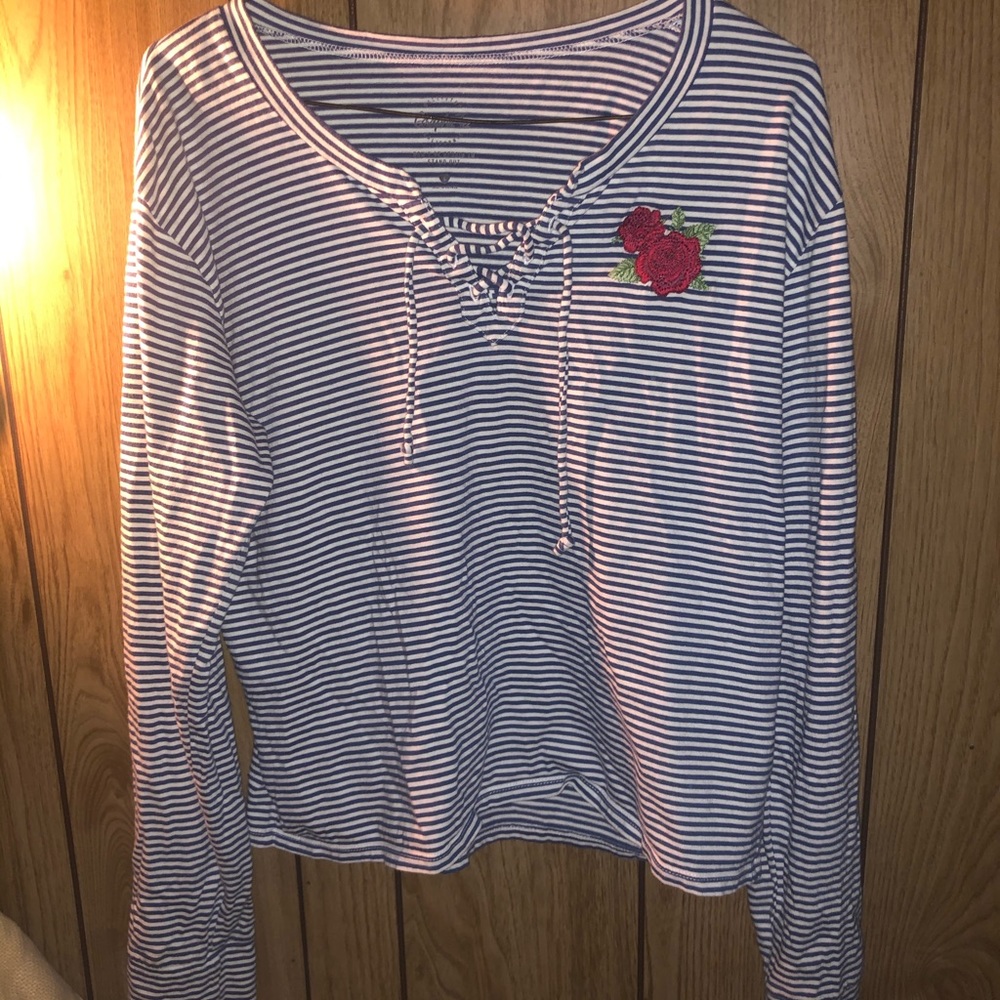 Hollister graphic tee